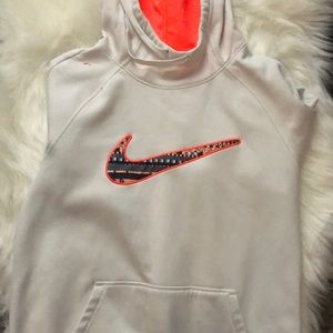 nike sweatshirt